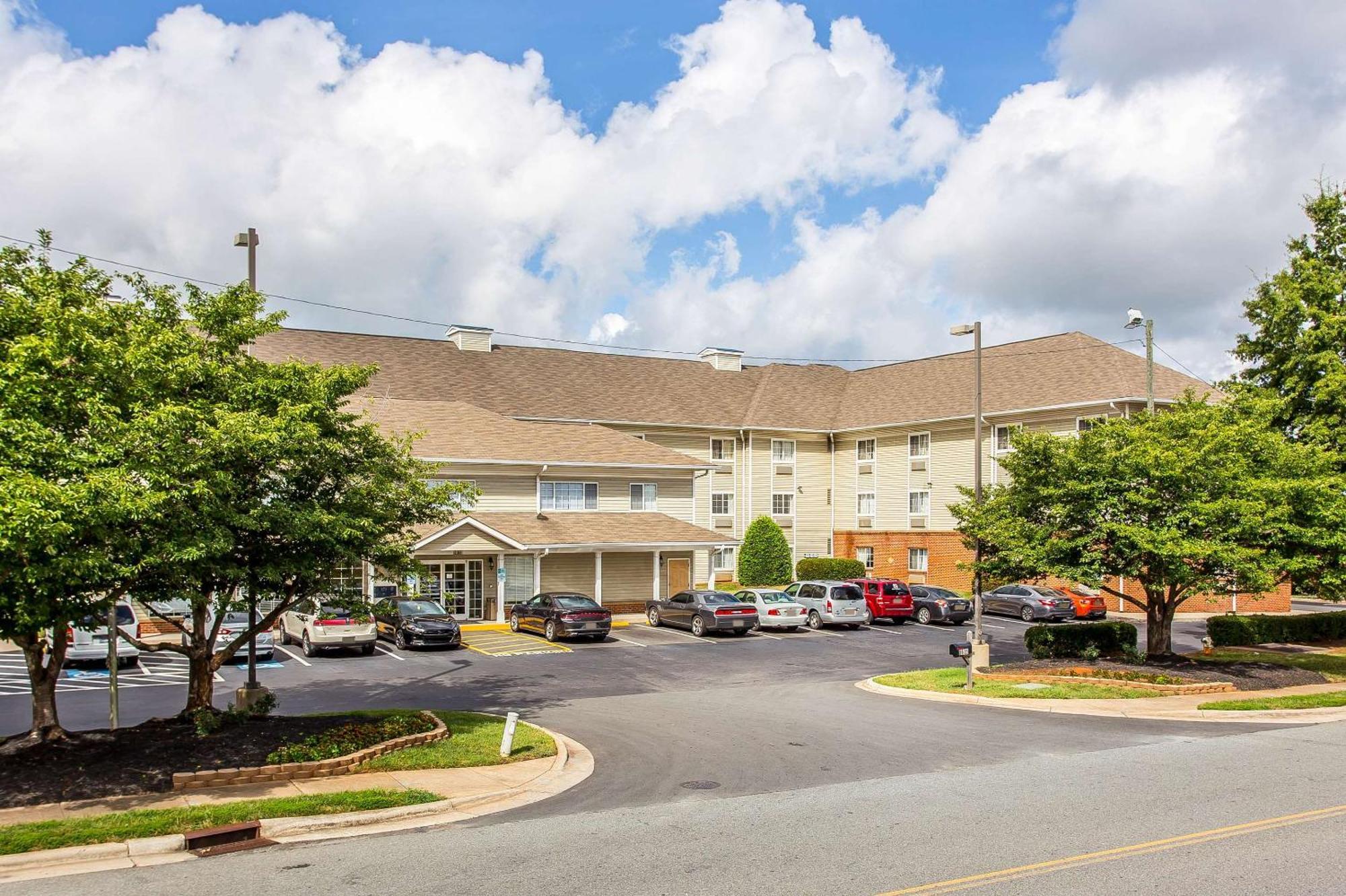 Suburban Studios Near University Of North Carolina-Charlotte Exteriör bild